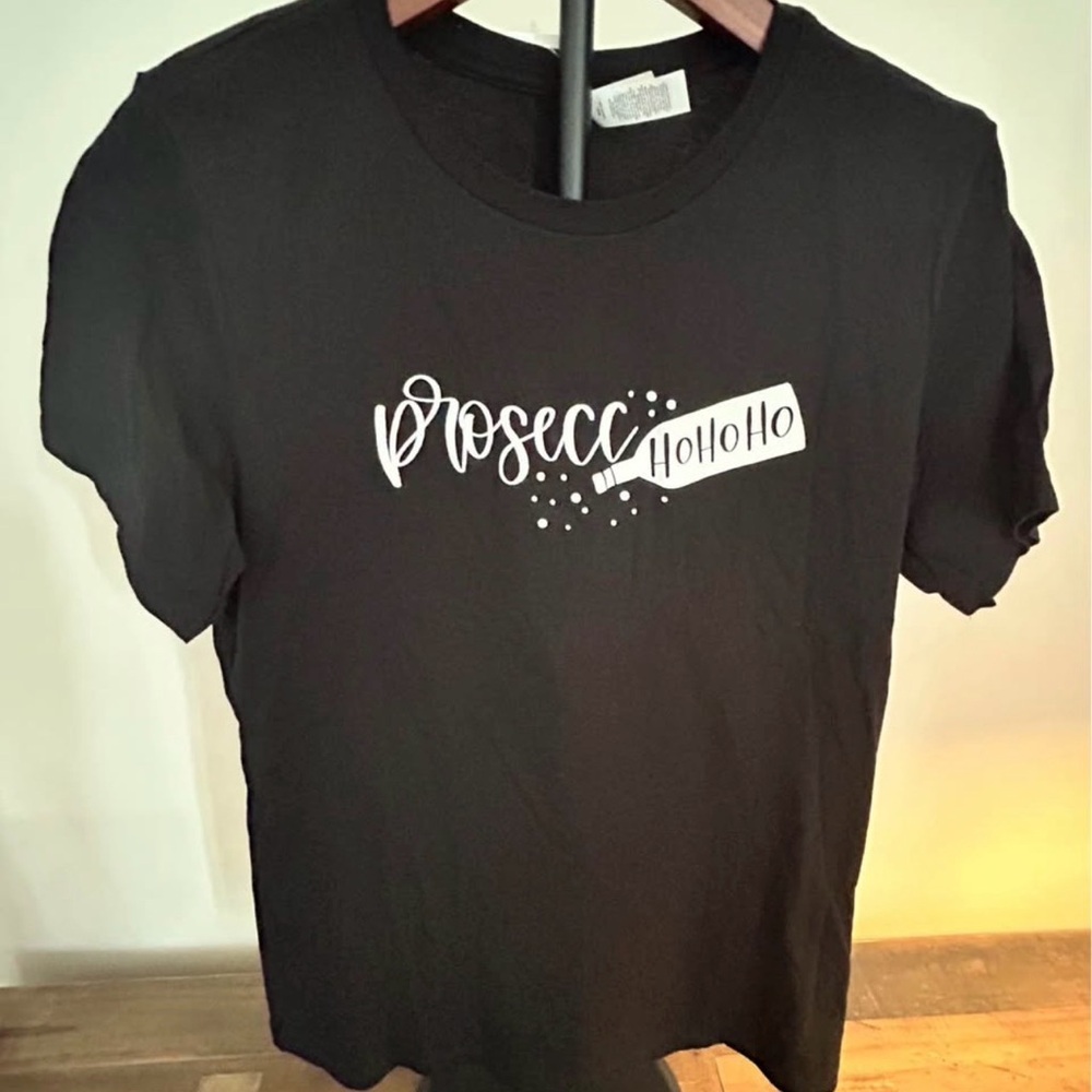 Prosecco HoHoHo Graphic T-Shirt – Women’s Large – New With Tag